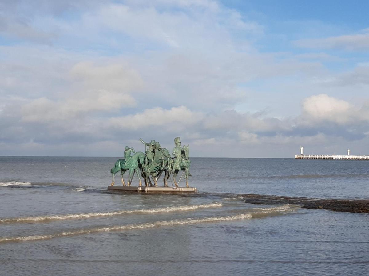 Nieuwpoort Marjolaine Prachtig Zeezicht - 4De Verdiep -Op De Dijk 5Pers Exterior foto